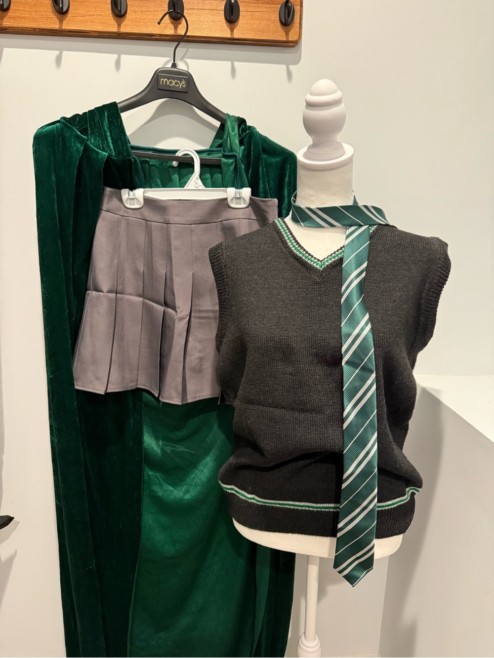 Slytherin Inspired Costume: Harry Potter Outfit